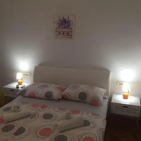 I Sobe Marijana Apartamento Rab Town